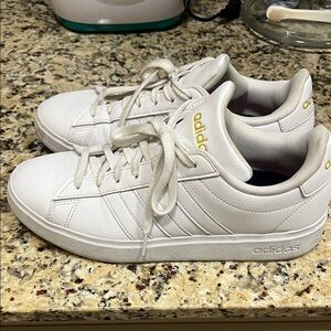 Adidas White leather Casual Sneakers